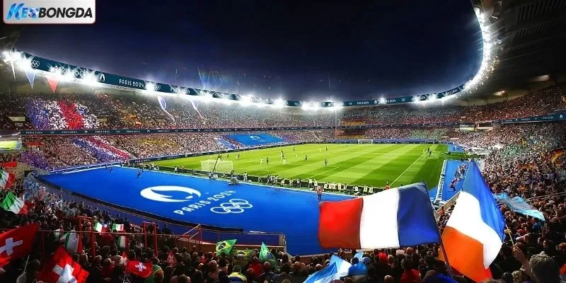 SVĐ nổi tiếng của Paris sở hữu nhiều kiến trúc độc đáo